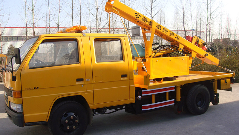 公路護欄搶修車