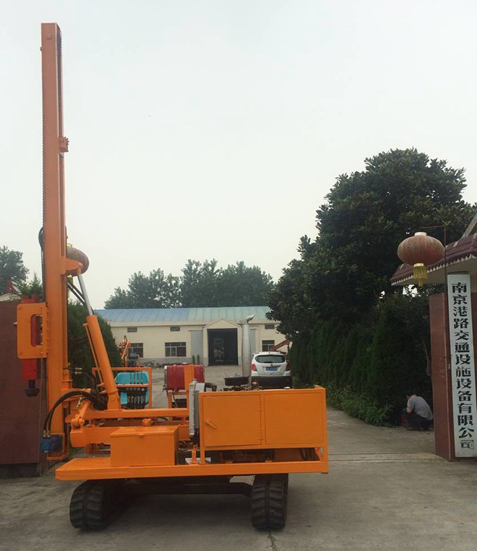 履帶式液壓打樁機(jī)